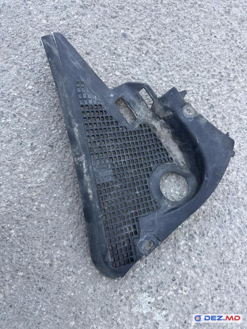Пластик под лобовое стекло, Renault Scenic 3 2009-2016