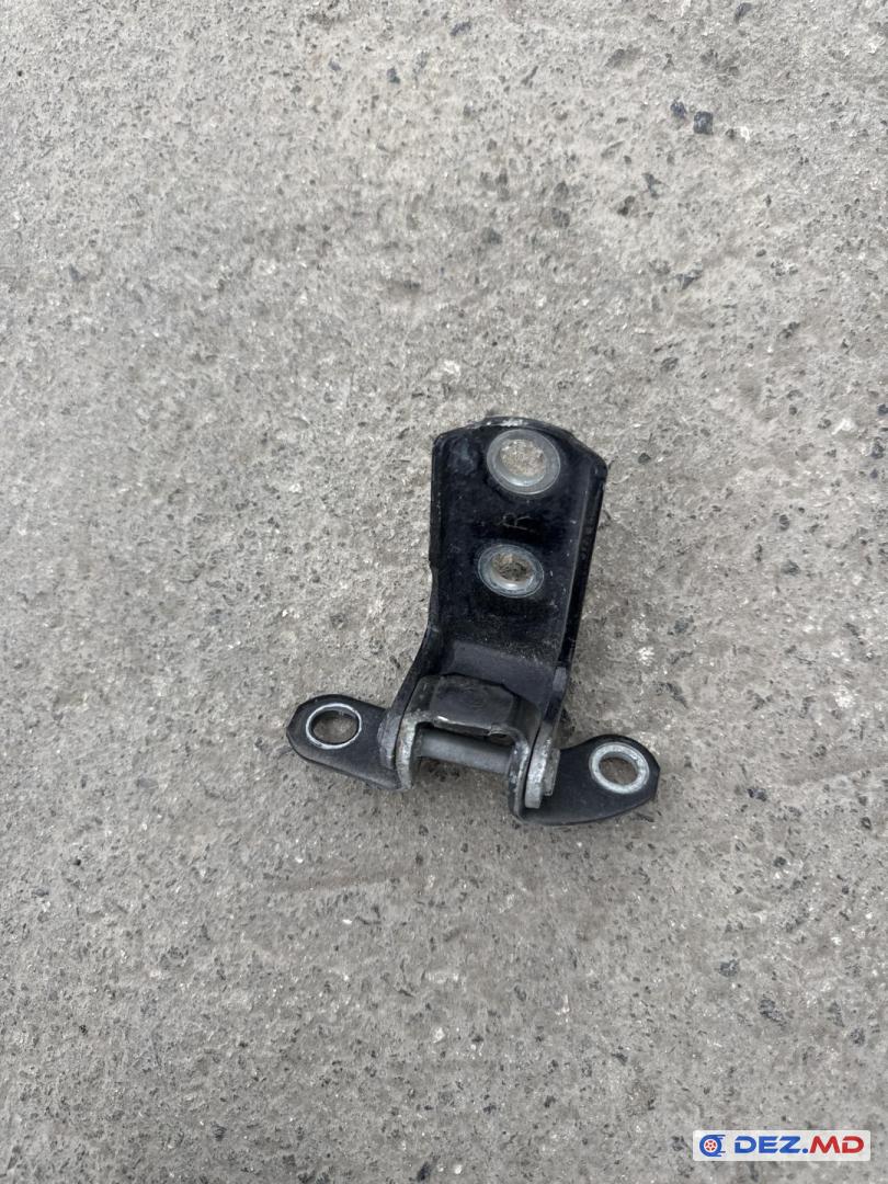 Петля двери, Toyota Rav4 2013-2018
