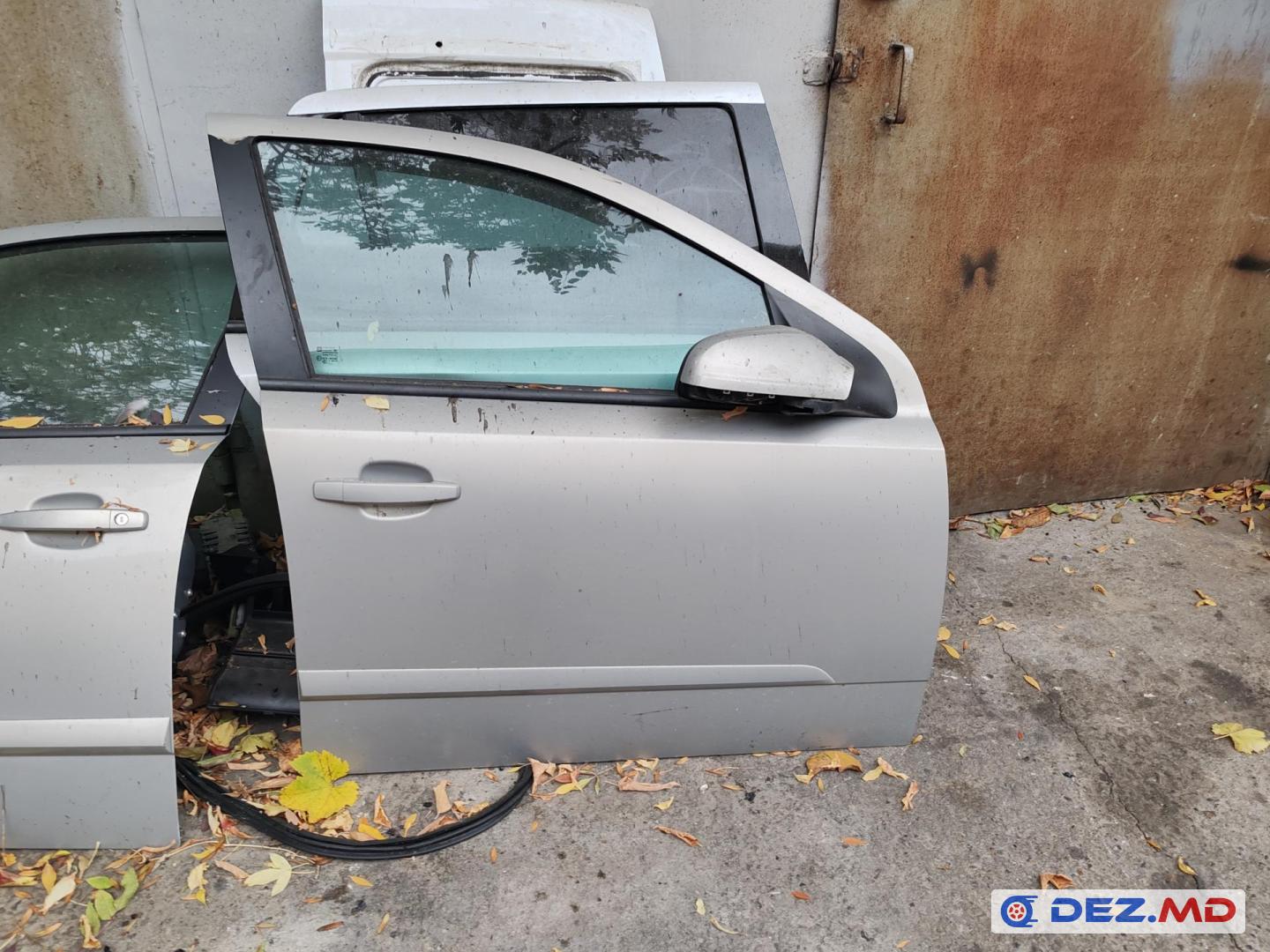 Стекло правое, Opel Astra H 2004-2010