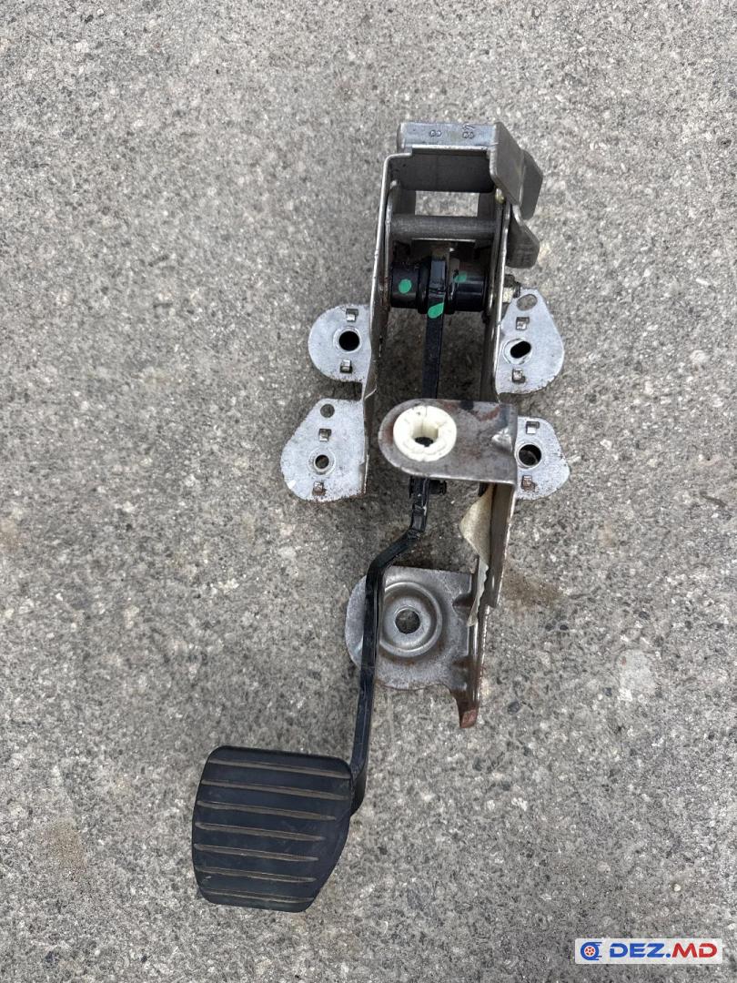 Педали, Renault Scenic 3 2009-2016