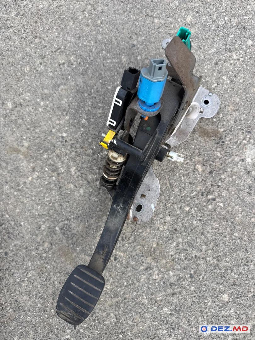 Педали, Renault Scenic 3 2009-2016