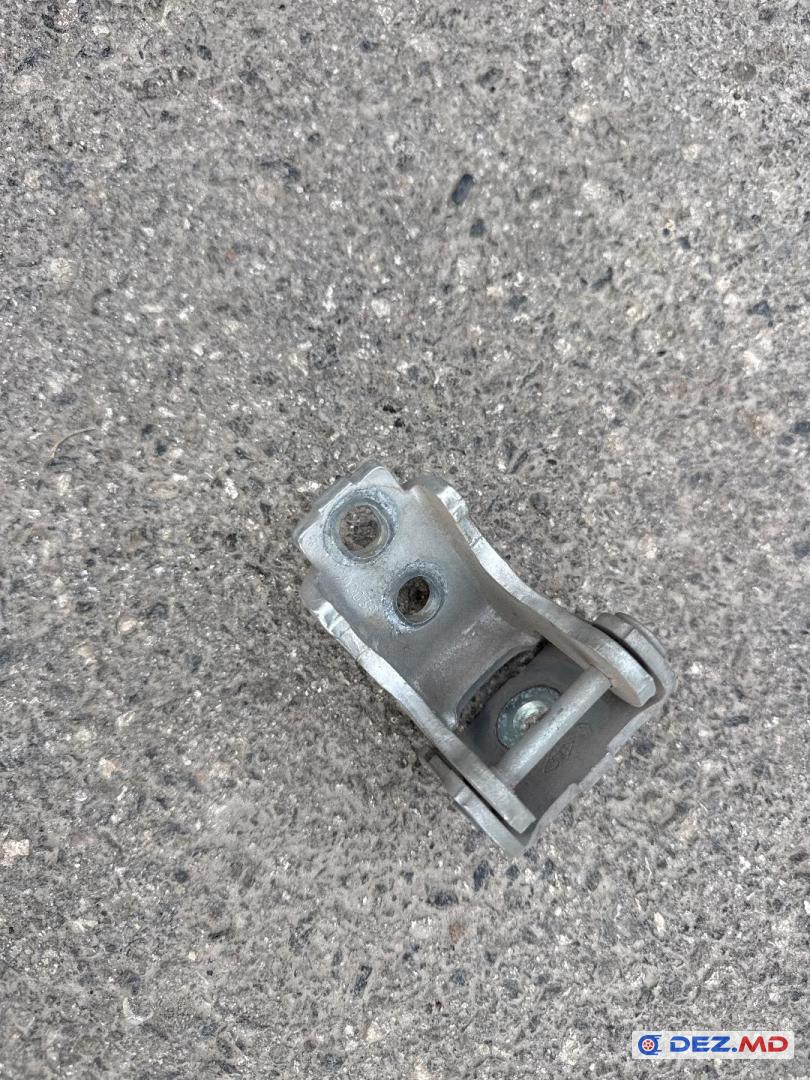 Петля двери, Renault Scenic 3 2009-2016