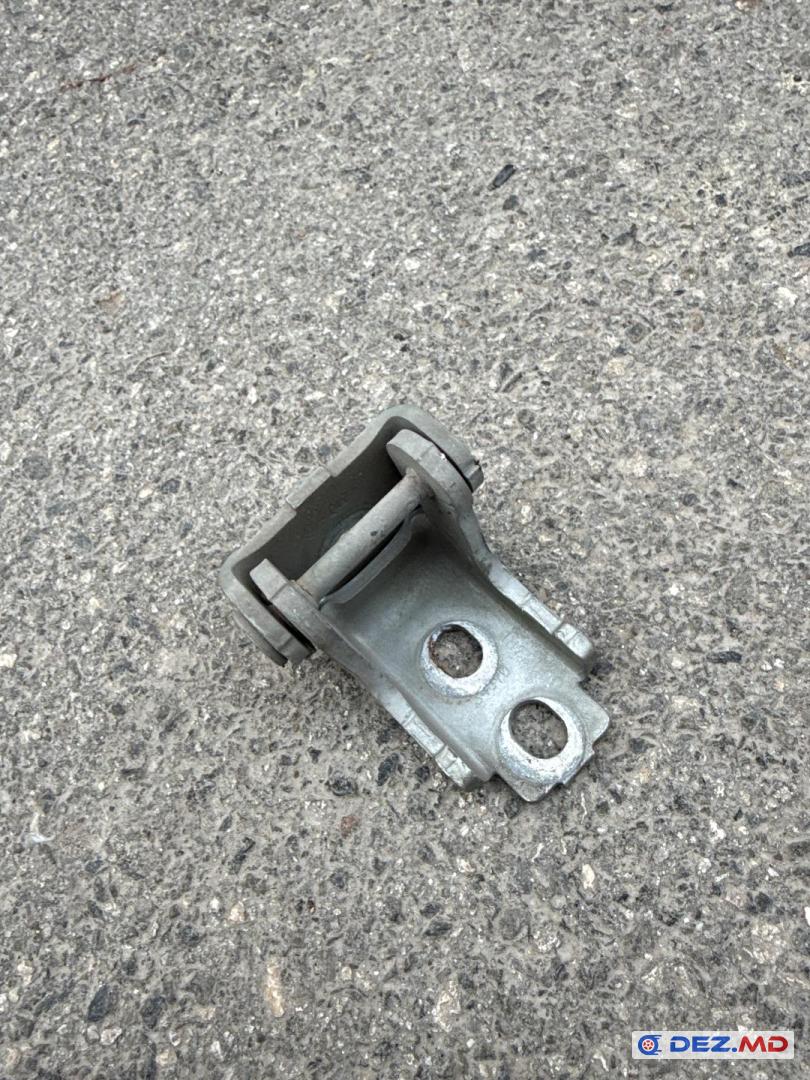 Петля двери, Renault Scenic 3 2009-2016