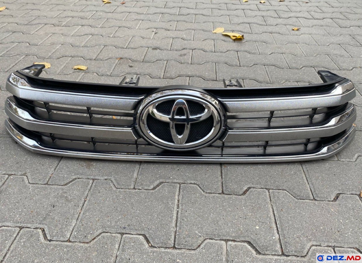 Решетка радиатора, Решeтка радиатора, Toyota Hilux (2015-202..)