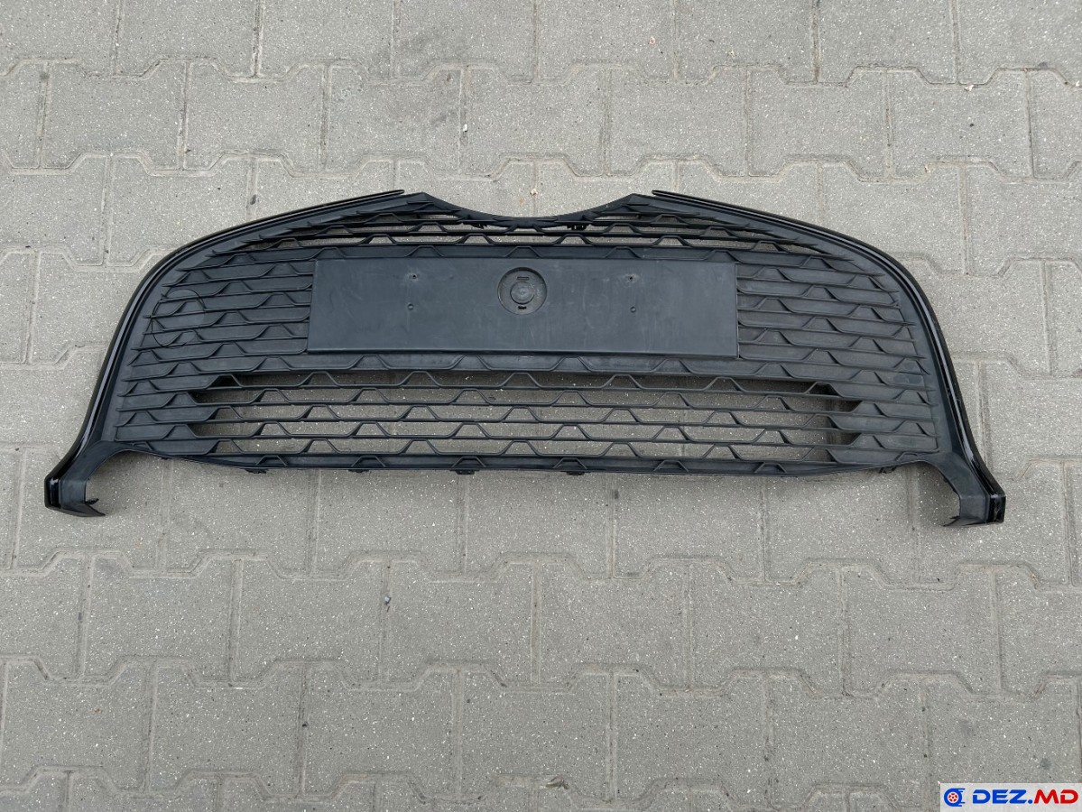 Бампер передний, Решётка /накладка бампера, Toyota Yaris (2013-2020)