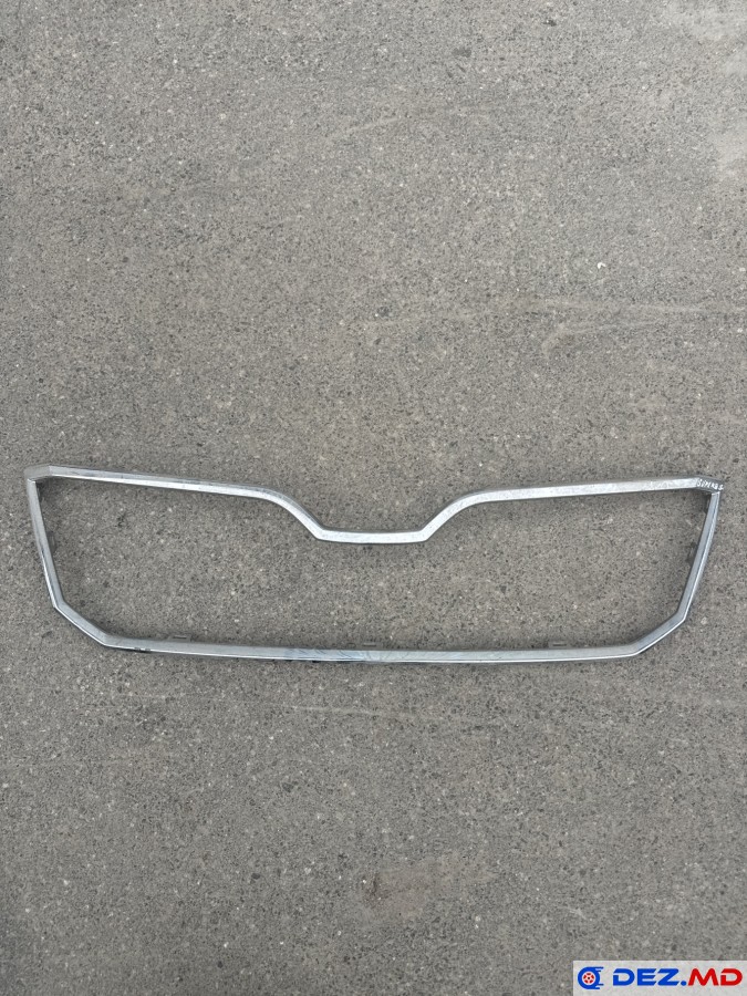 Решетка радиатора, Накладка (молдинг) решетки, Skoda Superb (2015-2023)