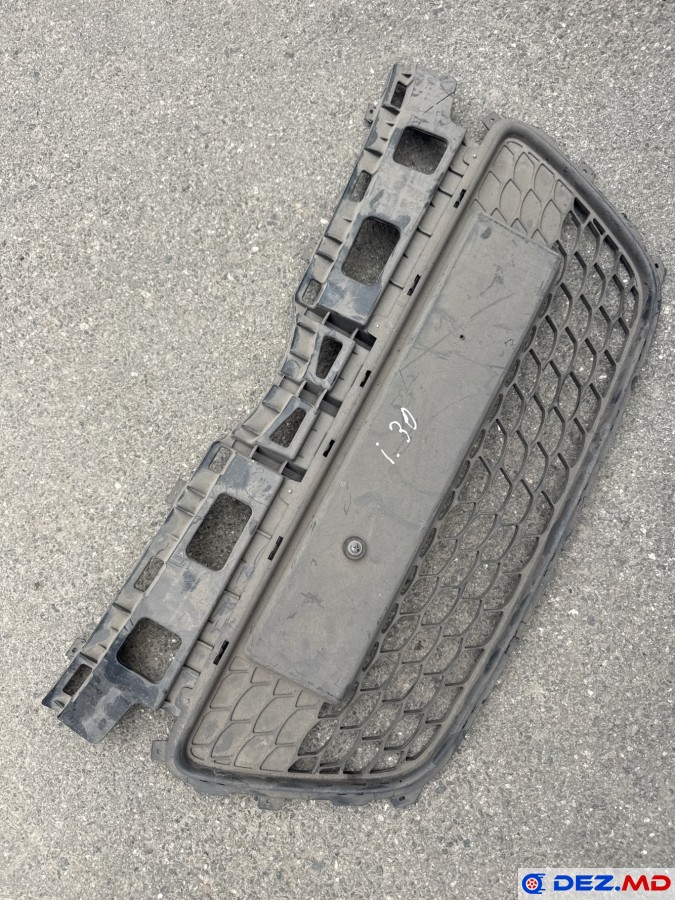 Бампер передний, Решётка /накладка бампера , Hyundai i30 (2007-2012)