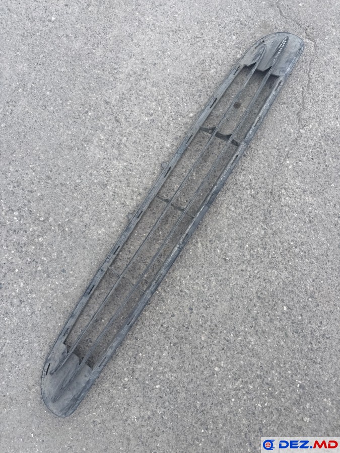 Бампер передний, Решётка /накладка бампера , Ford Mondeo (1996-2000)
