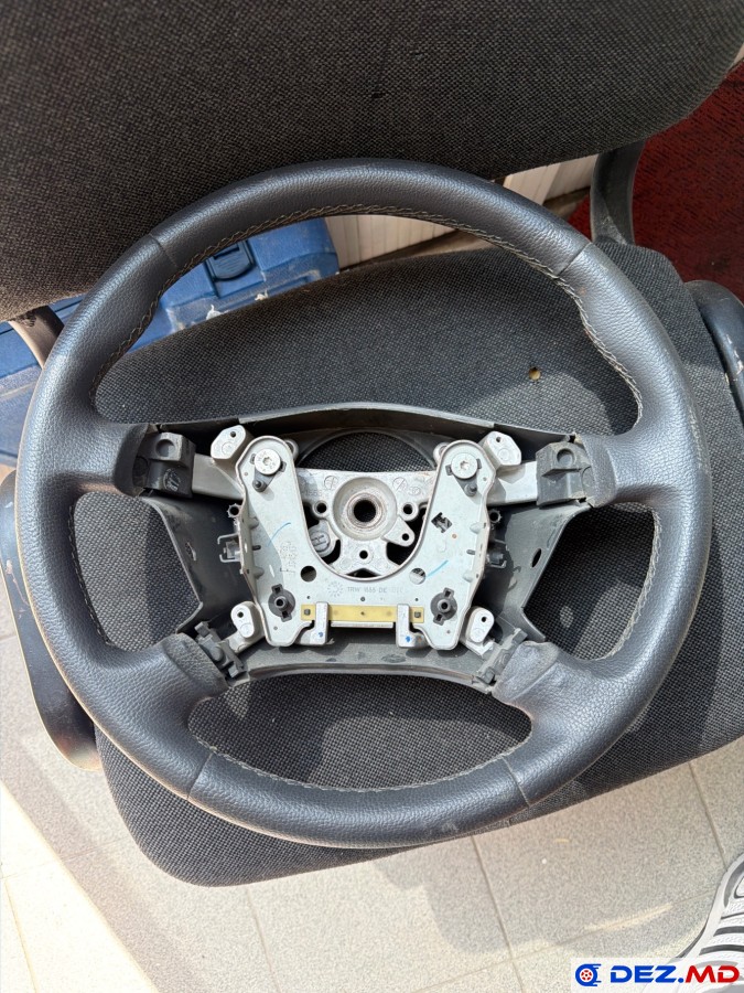 Салон, Рулевое колесо, Toyota Avensis (2003-2009)