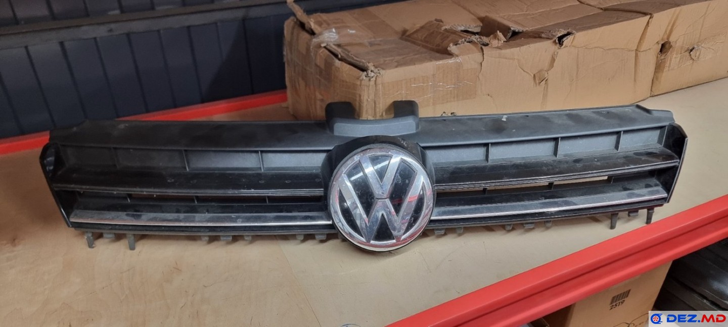 Бампер передний, Решётка /накладка бампера, VW Golf 7 (2012-2019) / 5G0 853 653 E