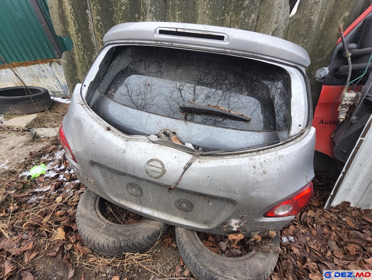 Faruri Stopuri Lumini, Stopuri, Nissan Qashqai (2006-2013)