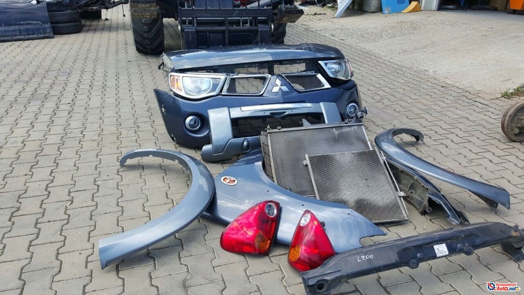 Оптика и освещение, Фонарь задний, Mitsubishi L200 (1996-2006)