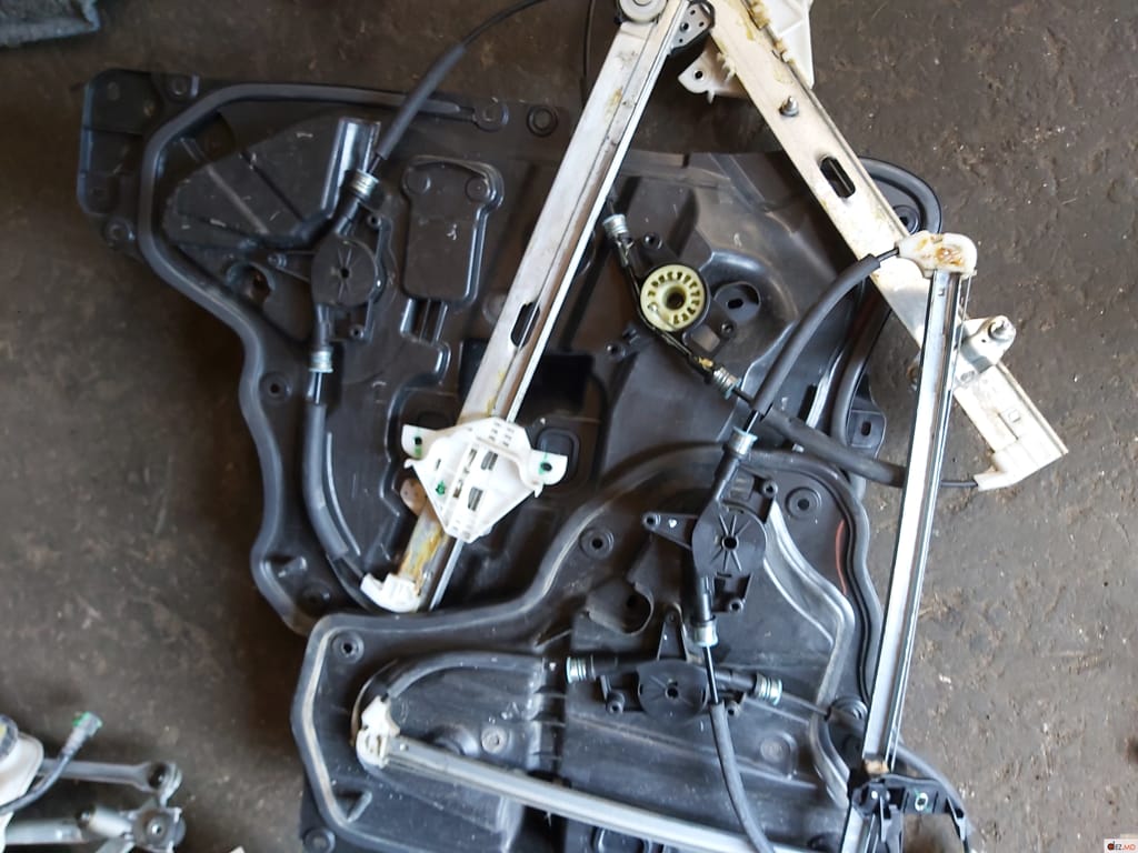 Дверь левая, Стеклоподъемник, Mazda 3 (2014-2017)