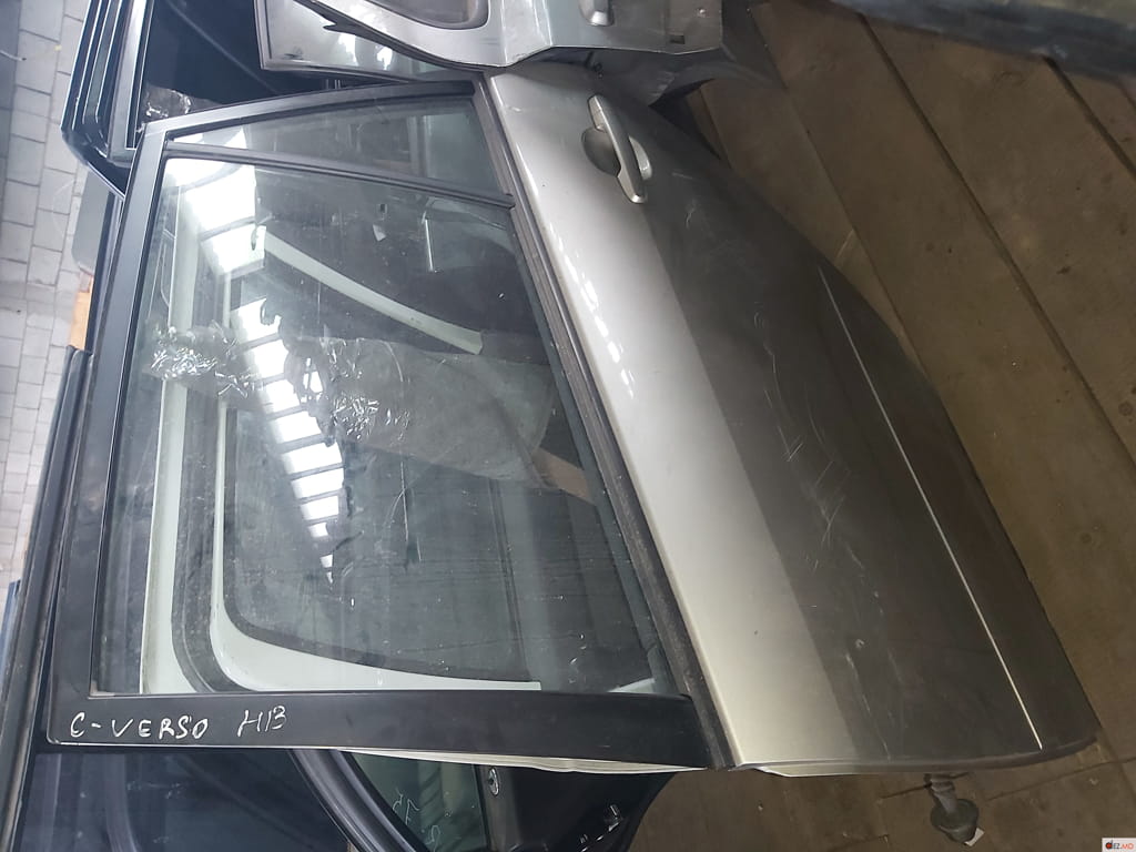 Дверь левая, Toyota Corolla Verso (2001-2004)