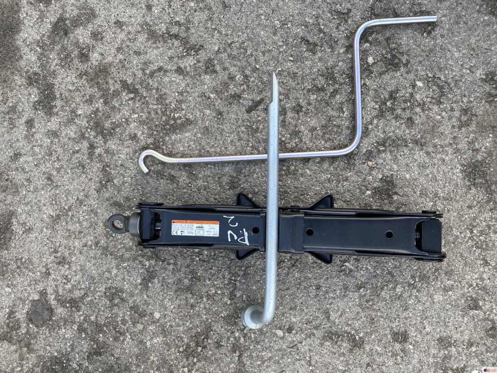 Домкрат Ключ Крюк, Toyota Prius V - Plus (2011-2019)
