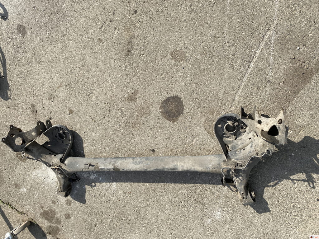 Подвеска задняя, Балка задняя, Toyota Prius 30 (2010-2015)