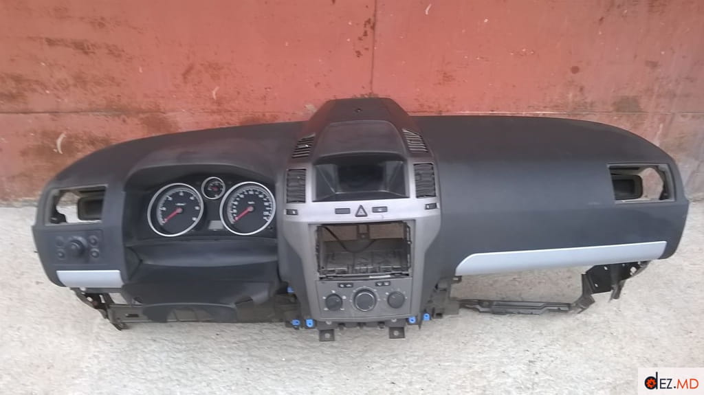 Салон, Торпедо , Opel Astra H (2004-2010)